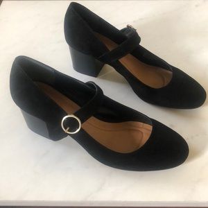 Black velvet Mary Jane block heal